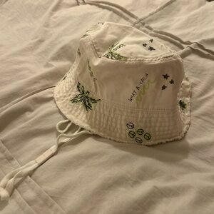 Aerie White and Green Graphic Bucket Hat